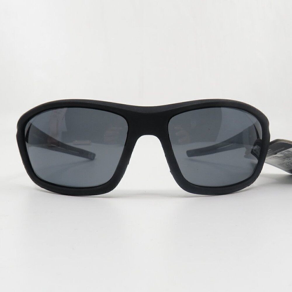 Polarized Foster Grant Ironman Zeal New Black/Gray Sunglasses with pouch - Picture 2 of 6